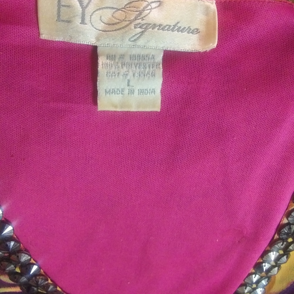 Summer V neck top. - Picture 3 of 3